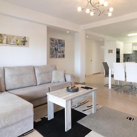Modern 2 Bedroom Apartment 100 M From The Beach ฮาเวอา ภายนอก รูปภาพ