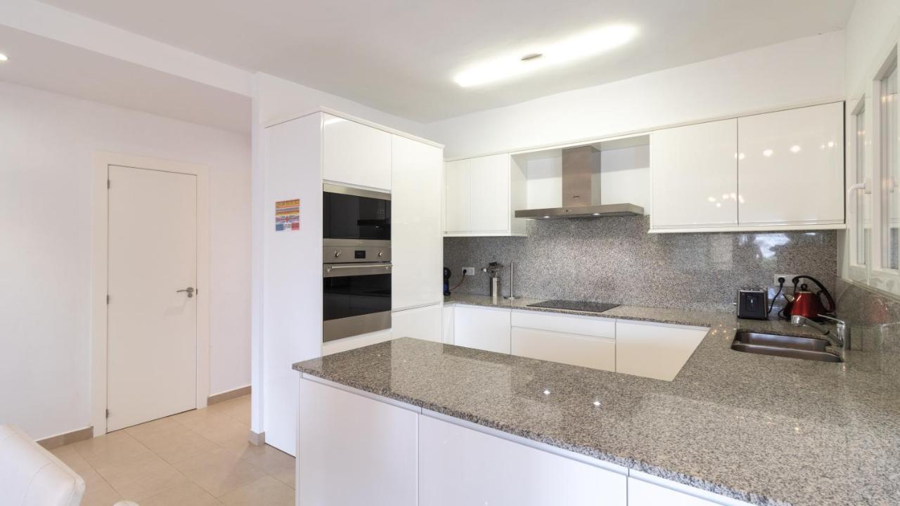 Modern 2 Bedroom Apartment 100 M From The Beach ฮาเวอา ภายนอก รูปภาพ
