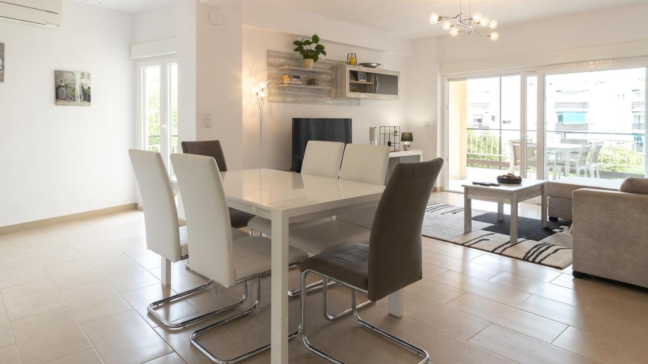 Modern 2 Bedroom Apartment 100 M From The Beach ฮาเวอา ภายนอก รูปภาพ