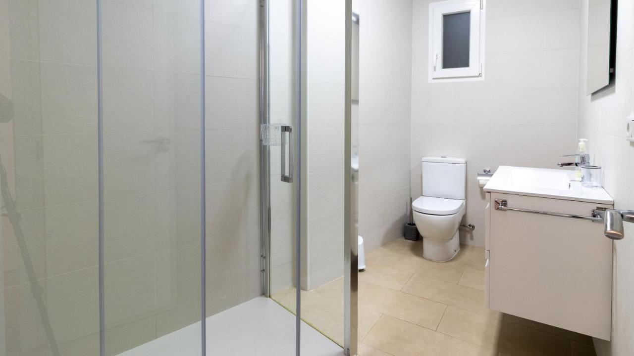 Modern 2 Bedroom Apartment 100 M From The Beach ฮาเวอา ภายนอก รูปภาพ